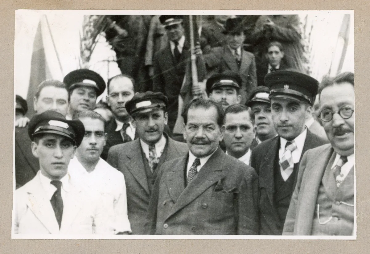 Comisión de obreros y trabajadores del ferrocarril que transportó la delegación presidencial por el Bío-Bío, 1939