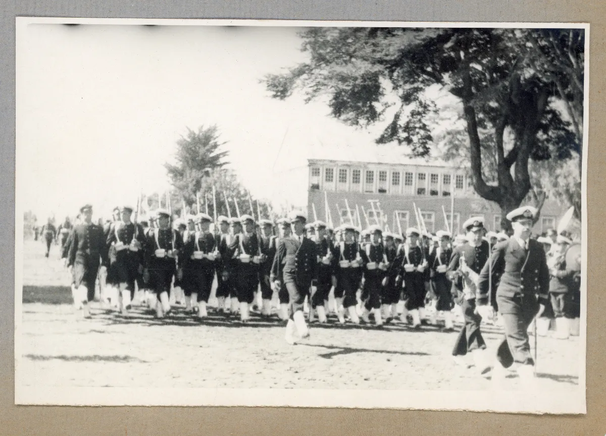 Desfile de homenaje a S.E. el presidente Pedro Aguirre Cerda — Castro — 1939 | Chile de Ayer