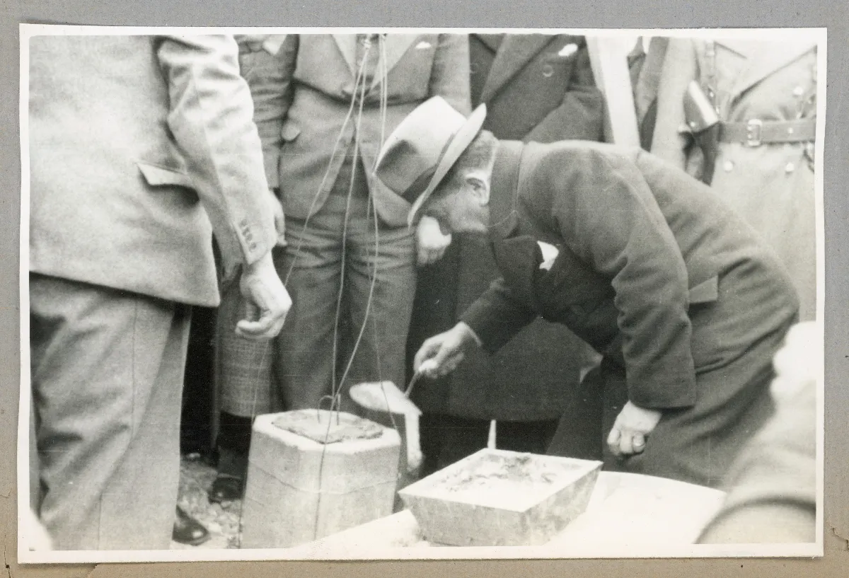 Presidente Pedro Aguirre Cerda en acto de distribución de canastas — aprox. 1939 | Chile de Ayer