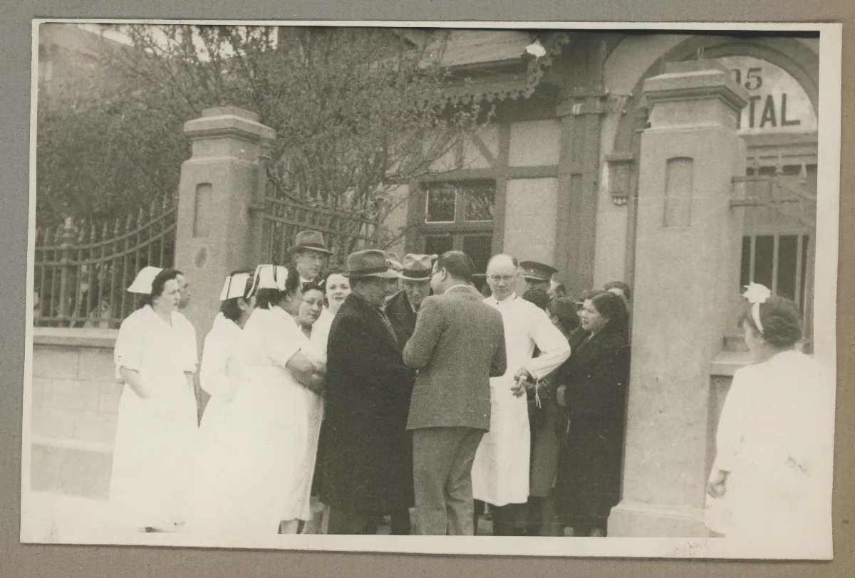Pedro Aguirre Cerda en visita oficial a institución pública — aprox. 1939 | Chile de Ayer