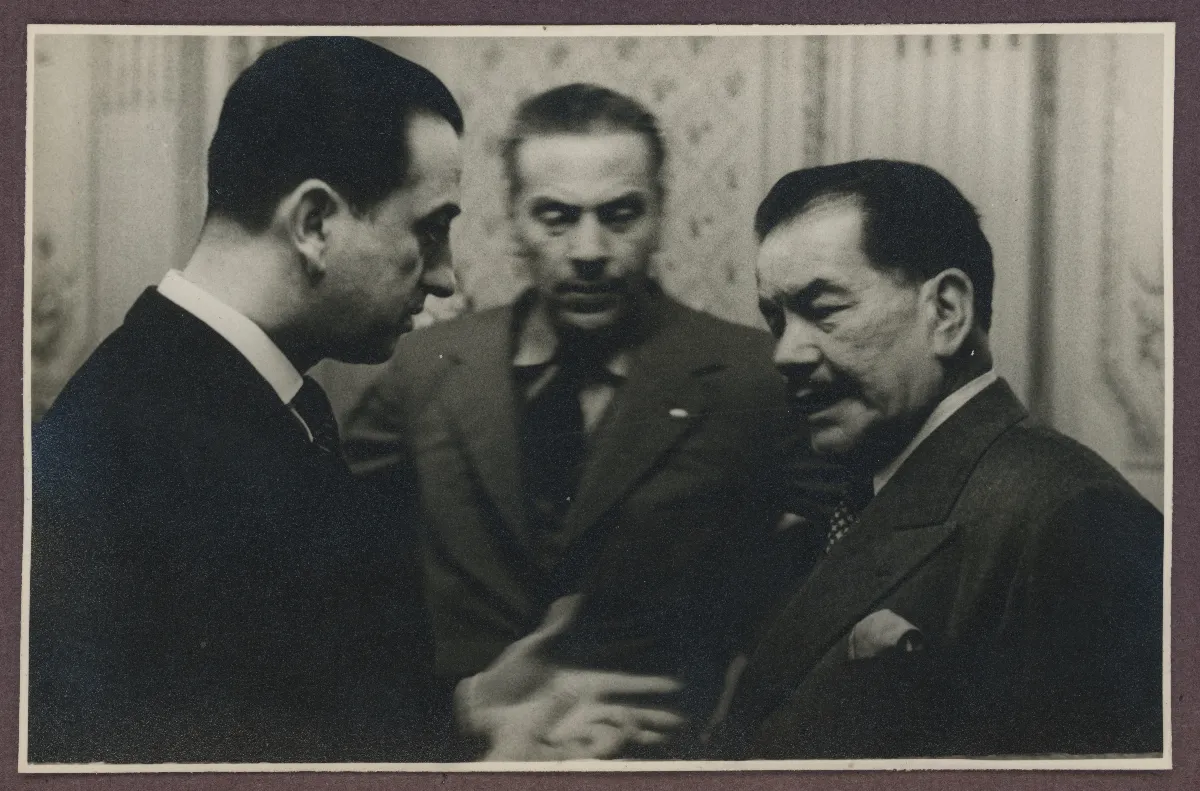 Presidente en conversación con autoridades en despacho — Viña del Mar — 1940 | Chile de Ayer