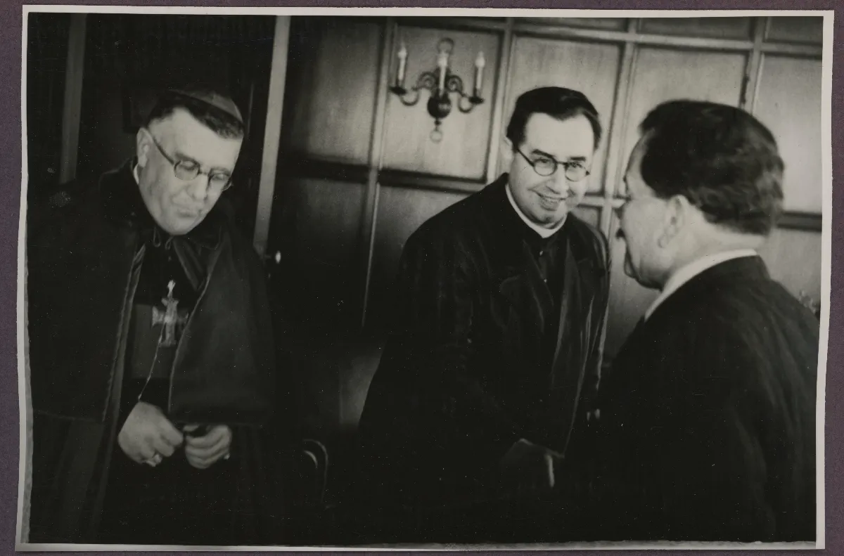Encuentro oficial entre dignatarios en interior presidencial — Viña del Mar — 1940 | Chile de Ayer