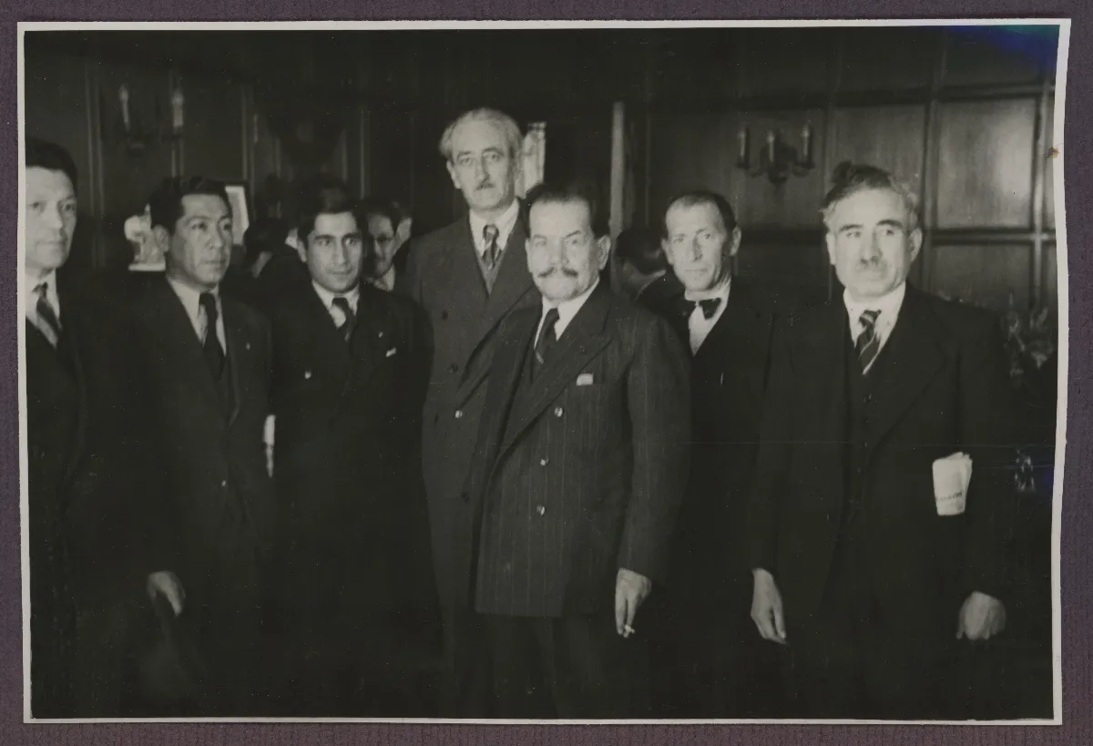 Grupo de autoridades civiles en acto oficial, Viña del Mar — Viña del Mar — 1940 | Chile de Ayer