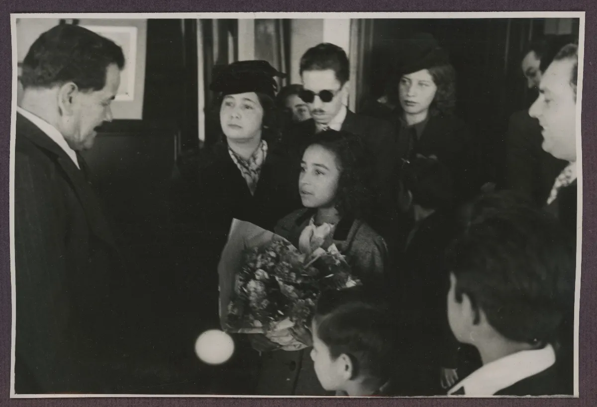Acto oficial con entrega de flores en Viña del Mar — Viña del Mar — 1940 | Chile de Ayer