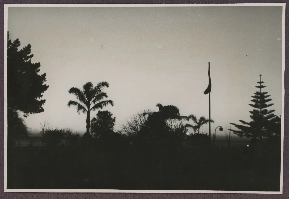 Plaza de Viña del Mar con bandera oficial — Viña del Mar — 1940 | Chile de Ayer