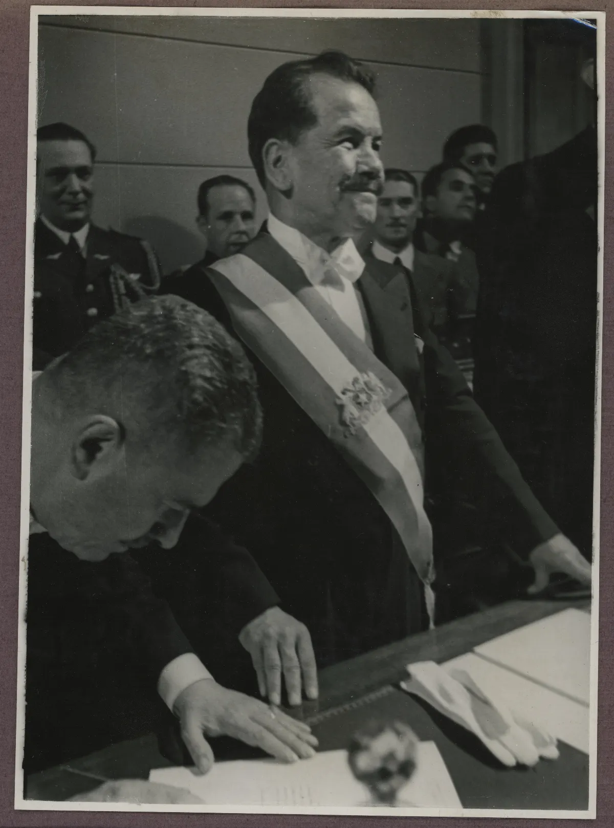 Presidente Pedro Aguirre Cerda en la ceremonia de toma de mando — Santiago — 1938 | Chile de Ayer