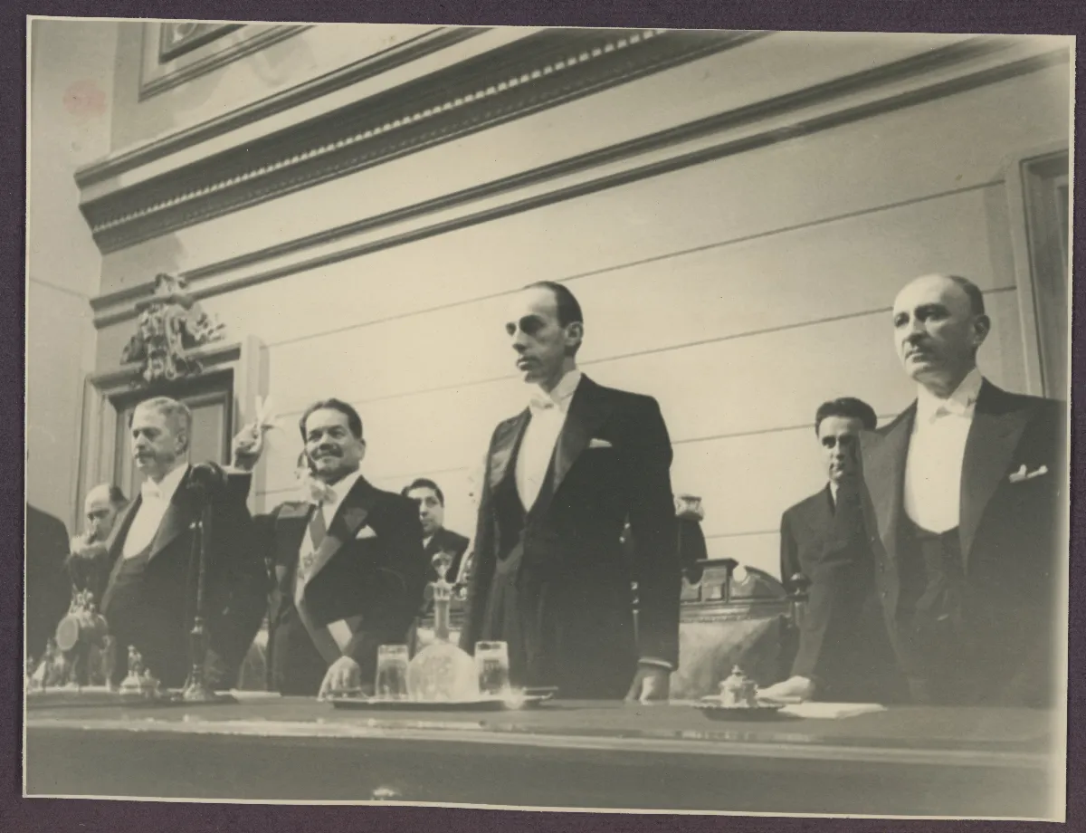 El presidente en la casa de gobierno durante la ceremonia inaugural — Santiago — 1938 | Chile de Ayer