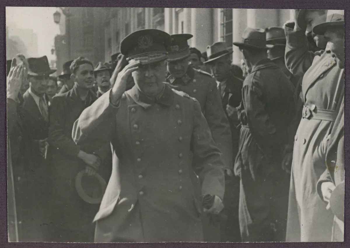 Acto oficial de ascensión presidencial con autoridades militares, Santiago — Santiago — 1938 | Chile de Ayer