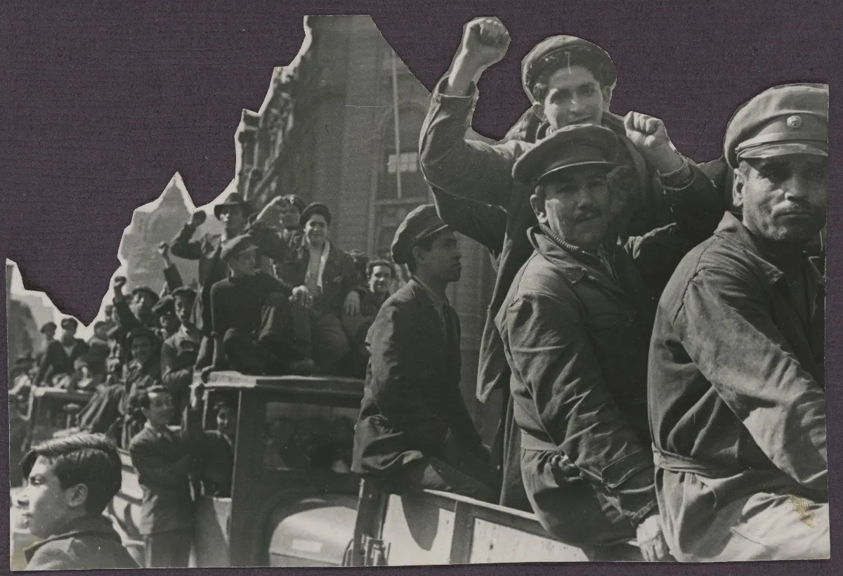 Pueblo chileno celebrando la ascensión de Pedro Aguirre Cerda a la presidencia — Santiago — 1938 | Chile de Ayer