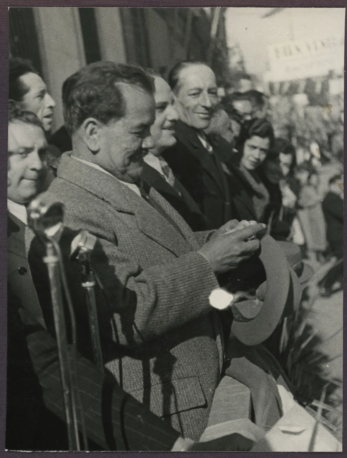 Presidente Pedro Aguirre Cerda pronunciando discurso en acto público — aprox. 1939 | Chile de Ayer