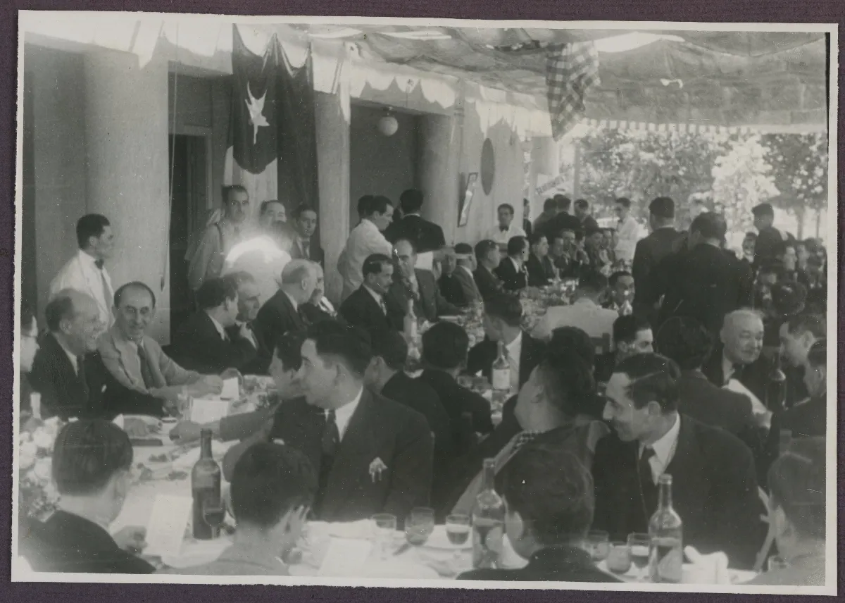 Banquete oficial con autoridades civiles — aprox. 1939 | Chile de Ayer