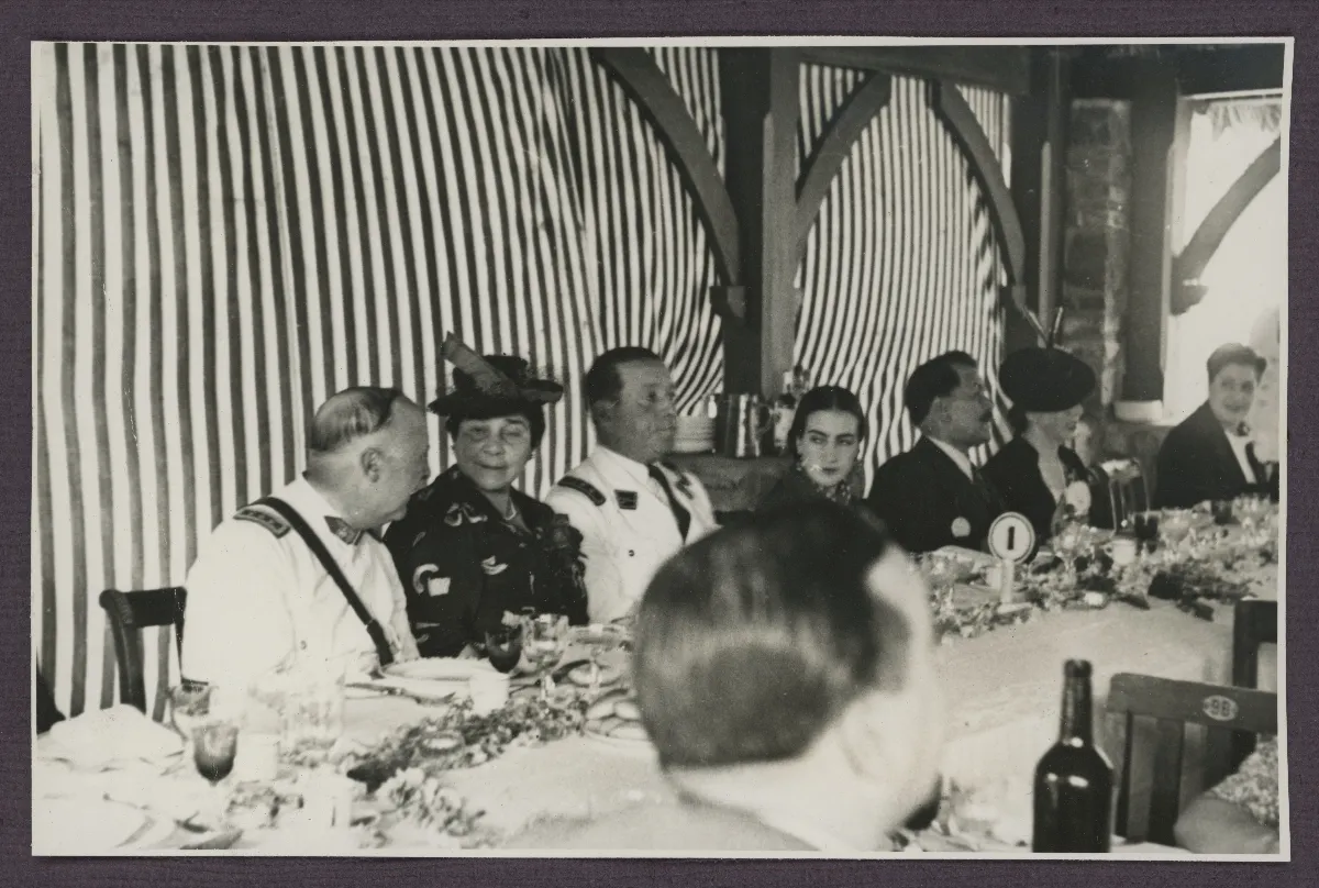 Banquete oficial con autoridades militares y civiles — aprox. 1939 | Chile de Ayer