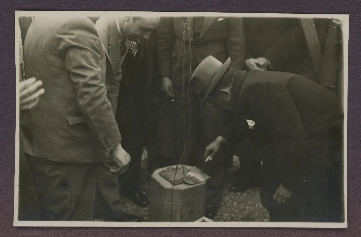 Presidente Pedro Aguirre Cerda en acto de protocolo con autoridades militares — aprox. 1939 | Chile de Ayer