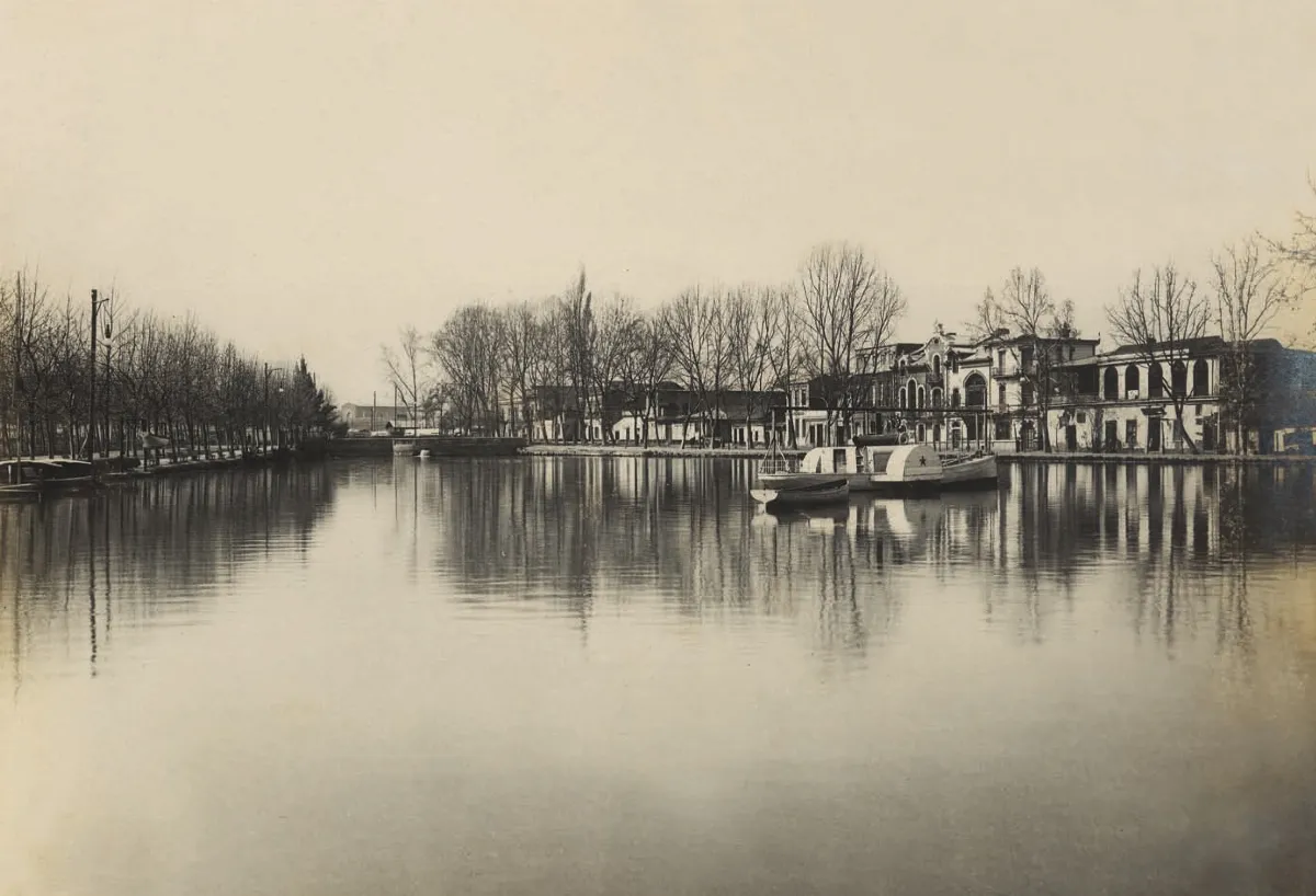 Laguna del Parque Forestal, Santiago año 1910 — Laguna del Parque Forestal — 1910 | Chile de Ayer