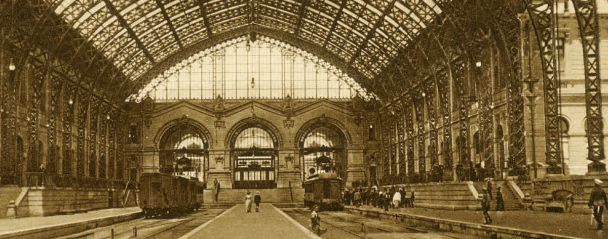 Interior de la estación Mapocho, Santiago año 1920 — Estación Mapocho — 1920 | Chile de Ayer