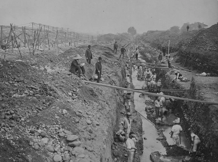 Canalización Río Mapocho a fines de 1880' s. — 1880 | Chile de Ayer