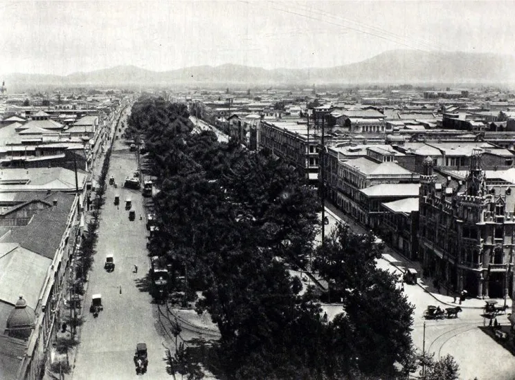 Alameda desde torre Iglesia San Francisco en 1915 — Iglesia San Francisco — 1915 | Chile de Ayer