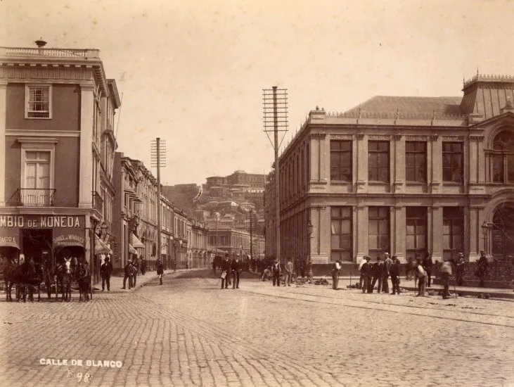 Calle Blanco de Valparaíso, 1888 — 1888 | Chile de Ayer