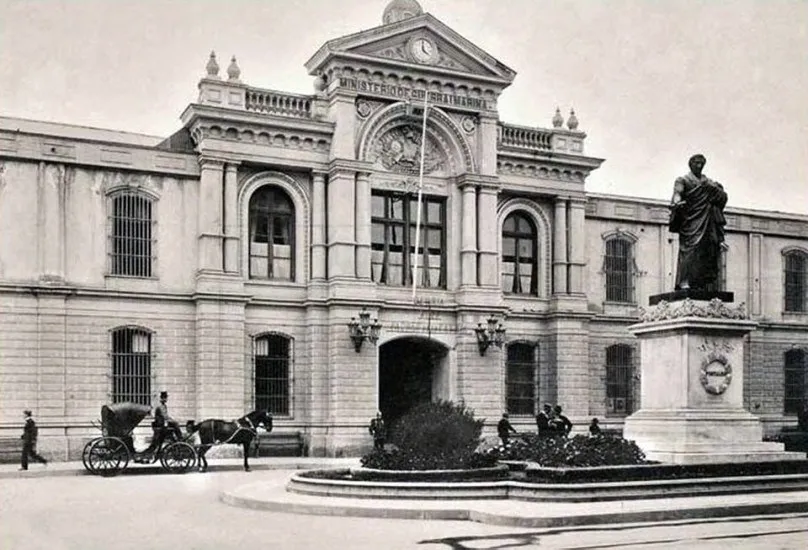 Ministerio de Guerra y Marina en los años 20’s — 1920 | Chile de Ayer