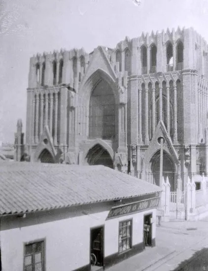 Basílica del Salvador de Santiago en 1918 — Basílica del Salvador — 1918 | Chile de Ayer