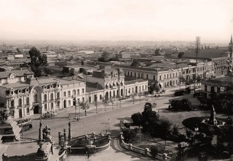 Vista desde el Cerro Santa Lucía en 1910 — Cerro Santa Lucía — 1910 | Chile de Ayer
