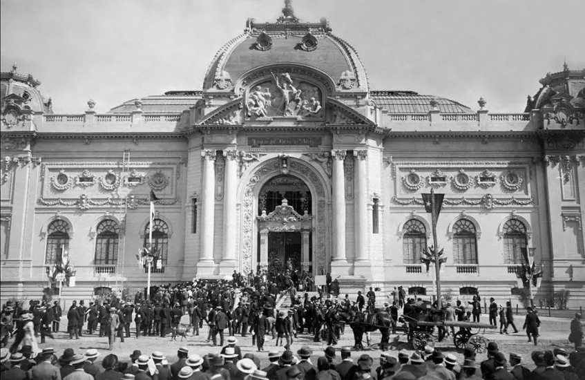 Inauguración Museo Bellas Artes de Santiago en 1910 — 1910 | Chile de Ayer
