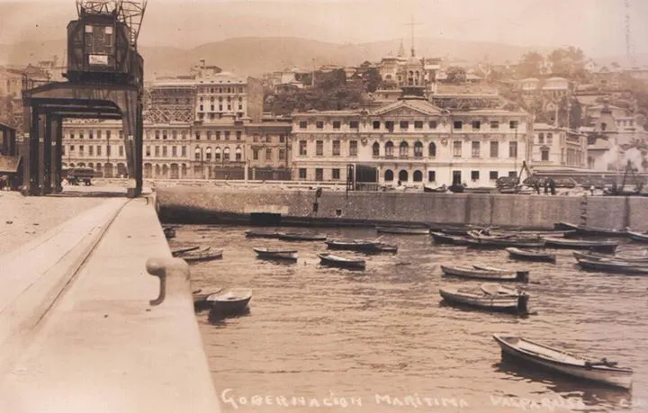 Gobernación Marítima de Valparaíso alrededor del año 1920. — 1920 | Chile de Ayer