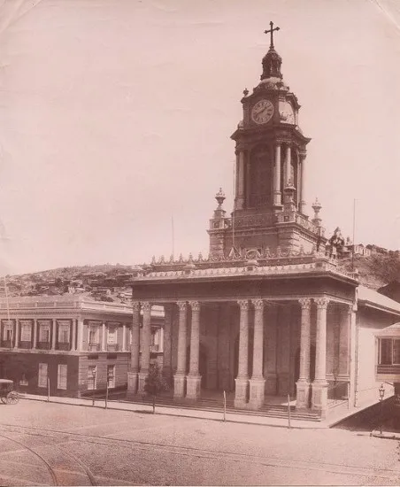 Iglesia del Espíritu Santo de Valparaíso alrededor del año 1890 — 1890 | Chile de Ayer