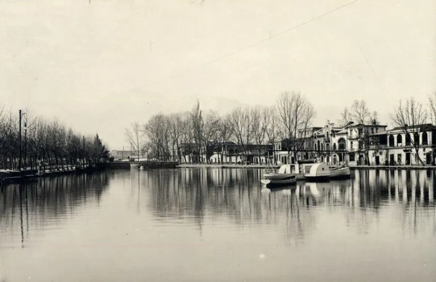 El Parque Forestal y su laguna en 1906 — Parque Forestal — 1906 | Chile de Ayer