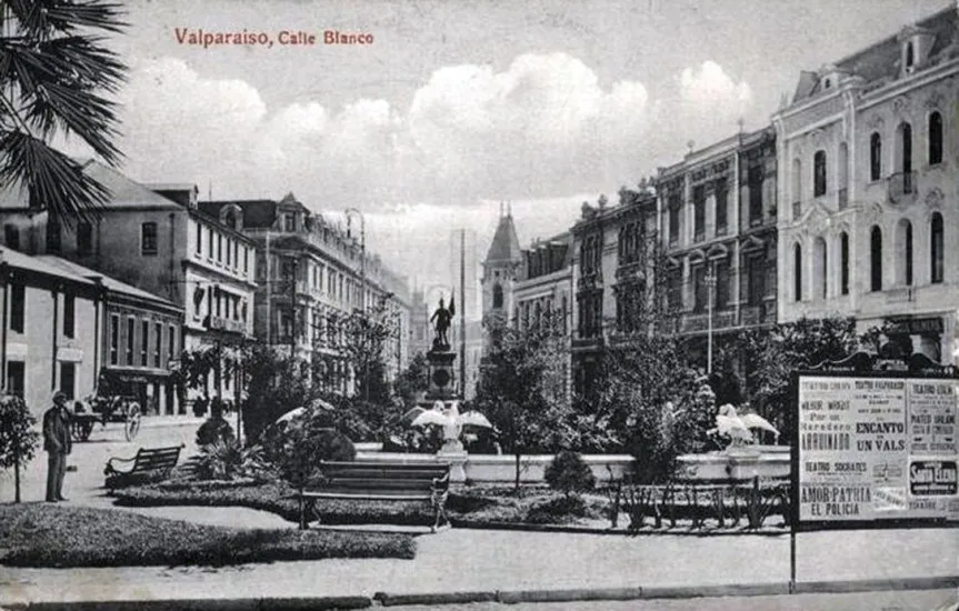 Calle Blanco de Valparaiso 1920 — 1920 | Chile de Ayer
