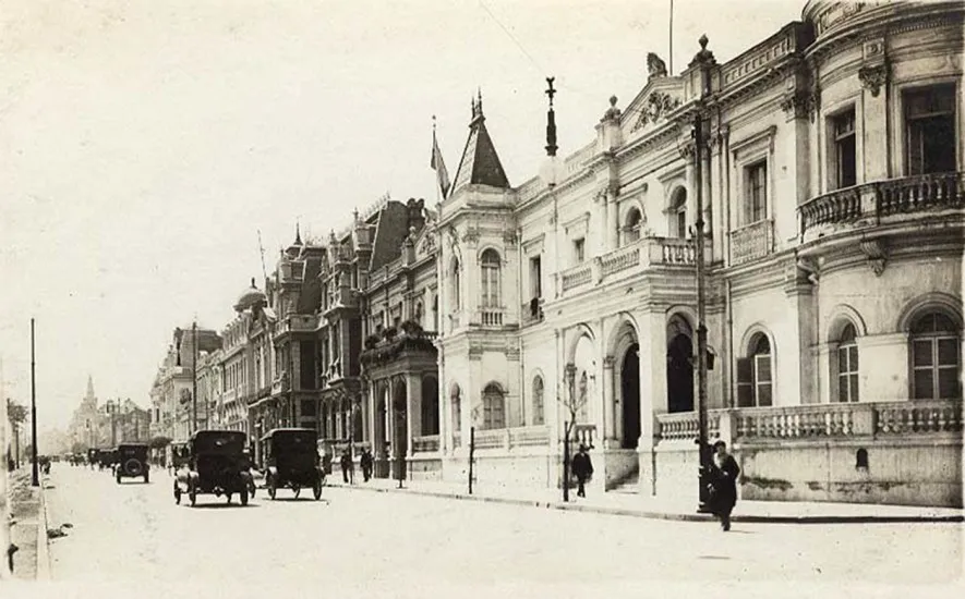 Alameda de Santiago a principios de Siglo XX. — 1900 | Chile de Ayer