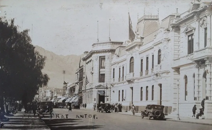 Calle Prat de Antofagasta, entre 1920 y 1930. — 1920 | Chile de Ayer