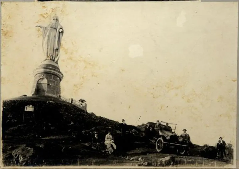 Virgen Inmaculada Concepción del Cerro San Cristóbal en 1919 — Cerro San Cristóbal — 1919 | Chile de Ayer