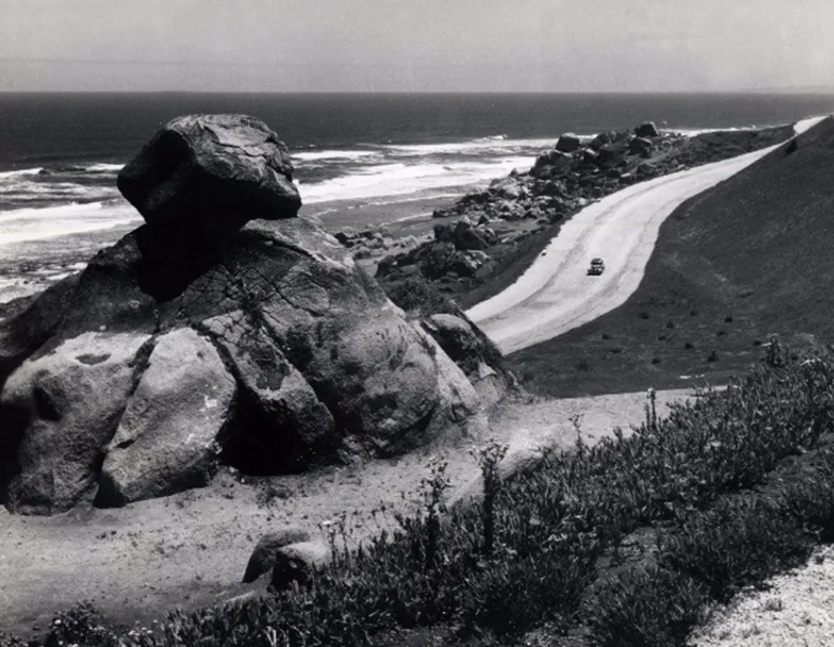 Rocas de Santo Domingo circa. 1930 — Rocas de Santo Domingo — 1930 | Chile de Ayer
