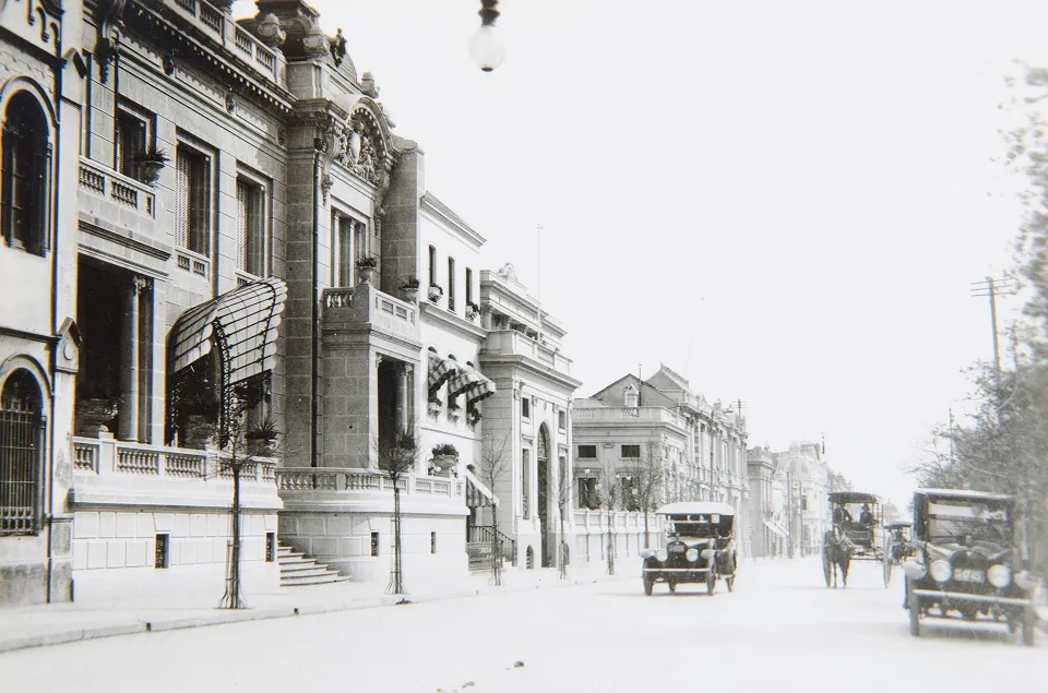 Alameda de Santiago ca. 1920 — Alameda de las Delicias — 1920 | Chile de Ayer