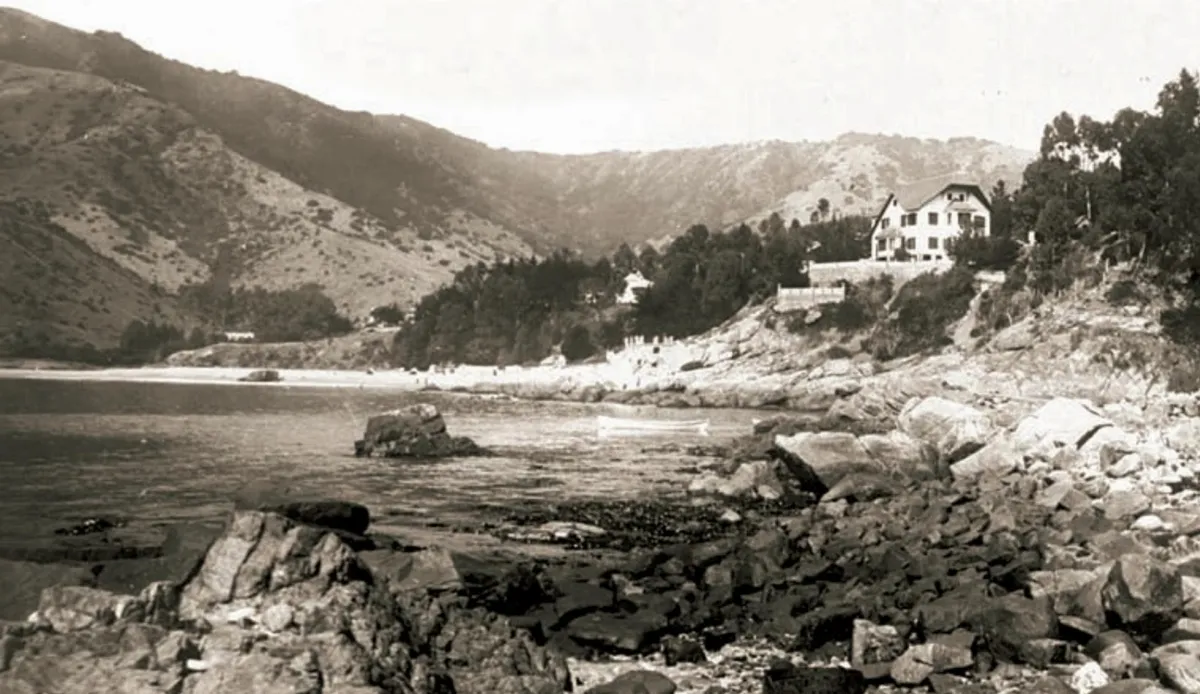 Zapallar en 1920 — Playa de Zapallar — 1920 | Chile de Ayer