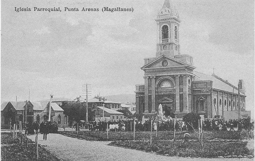 Iglesia Parroquial (Catedral) de Punta Arenas, años 20 — Plaza Muñoz Gamero — 1920 | Chile de Ayer