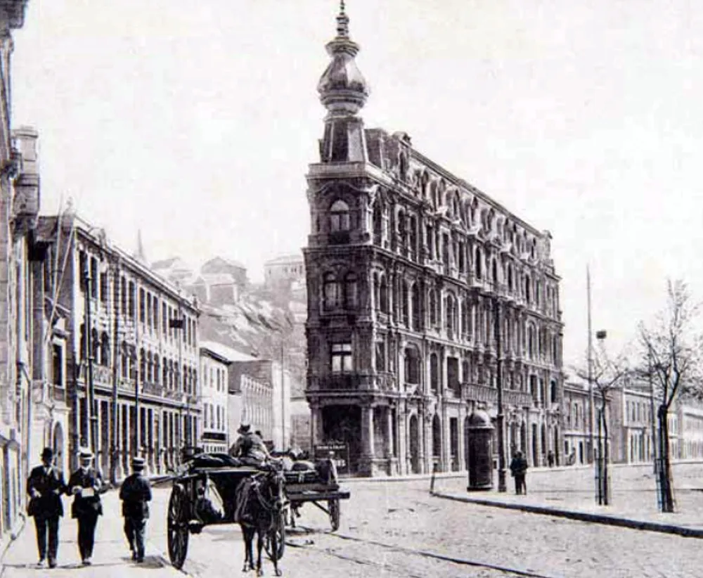 Edificio Brown de Valparaíso en 1911 — Calle Condell — 1911 | Chile de Ayer