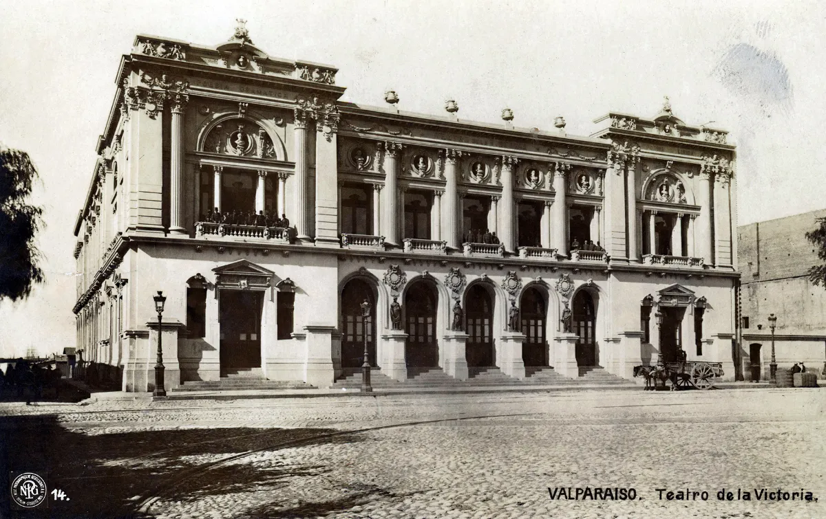 Teatro Victoria en 1902 — Plaza de la Victoria — 1902 | Chile de Ayer