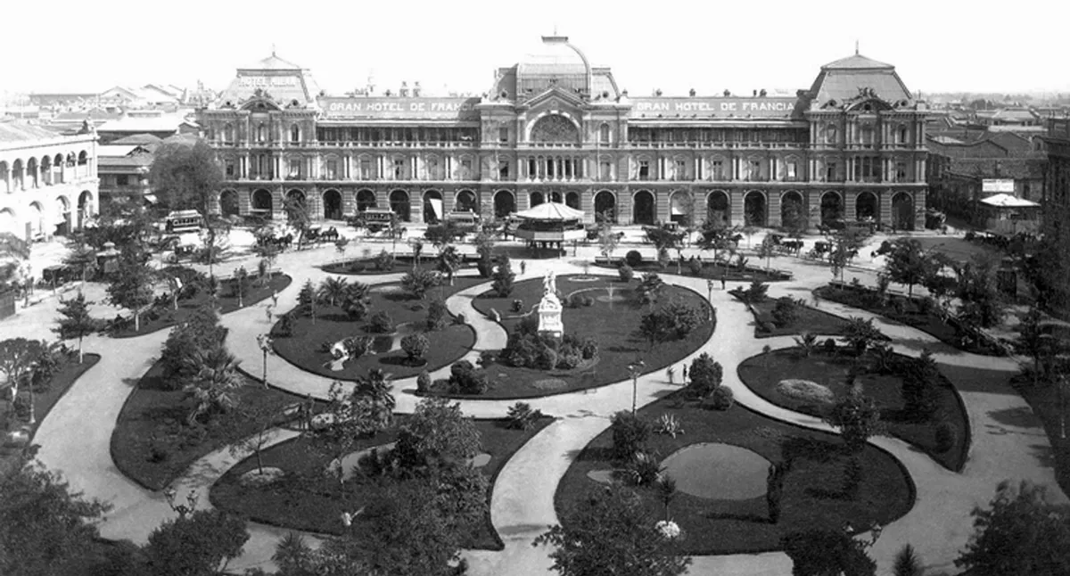 Plaza de Armas de Santiago en 1890 — Plaza de Armas de Santiago — 1890 | Chile de Ayer