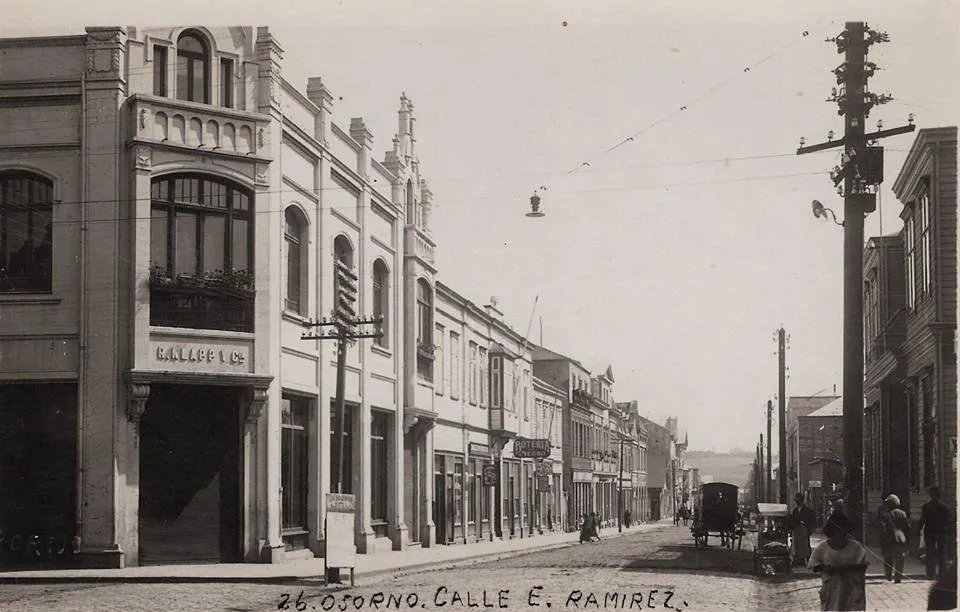 Osorno en los años 20s — Esquina Ramírez con Bulnes — 1920 | Chile de Ayer