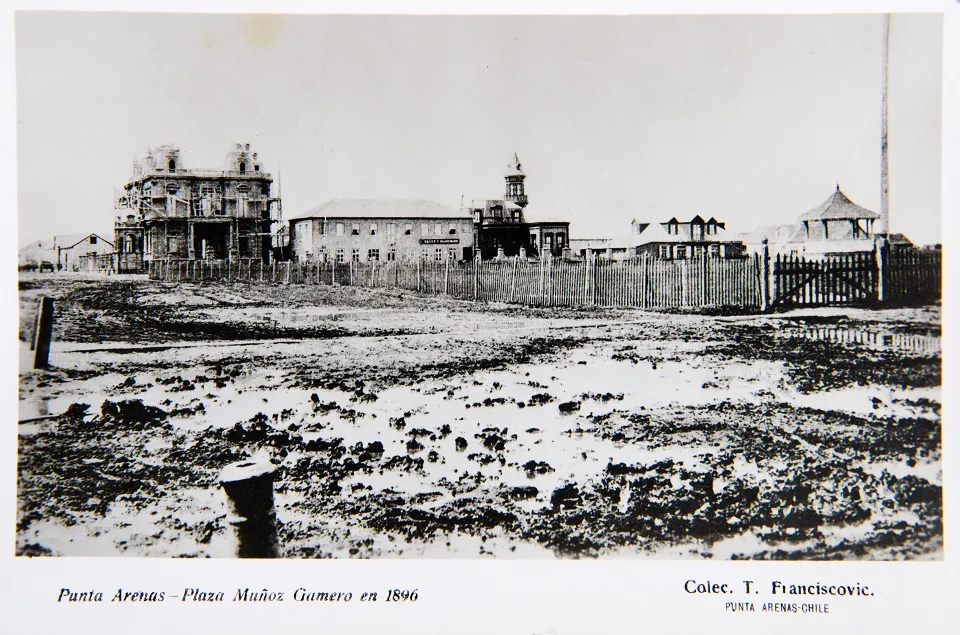 Plaza Muñoz Gamero de Punta Arenas en 1896 — Plaza Muñoz Gamero — 1896 | Chile de Ayer