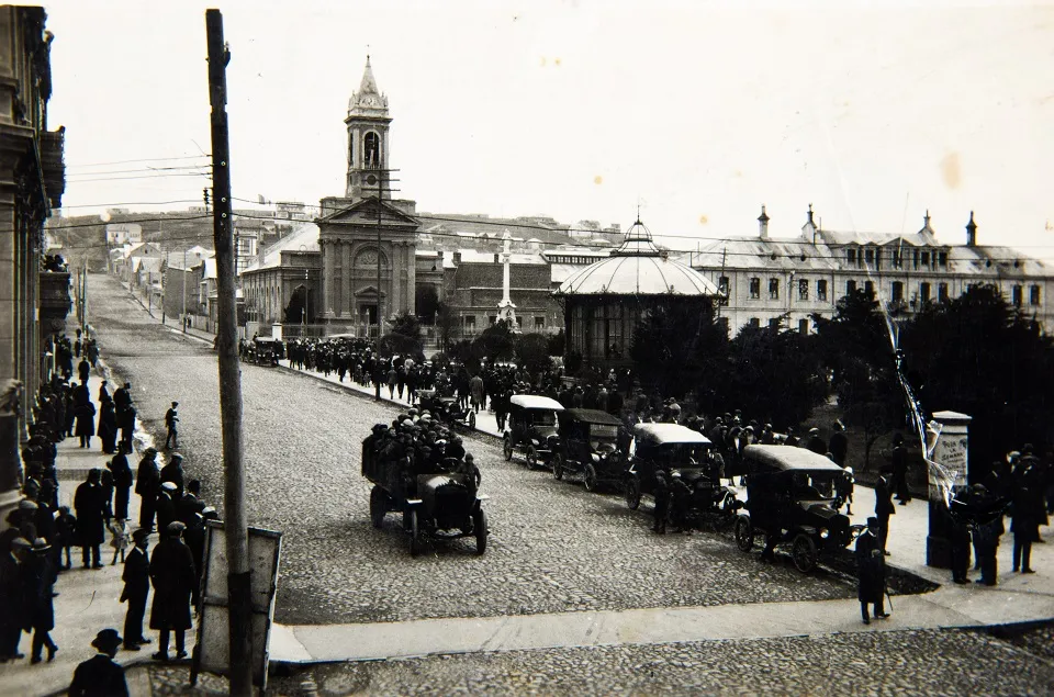 Plaza Muñoz Gamero ca. 1920 — Plaza Muñoz Gamero — 1920 | Chile de Ayer