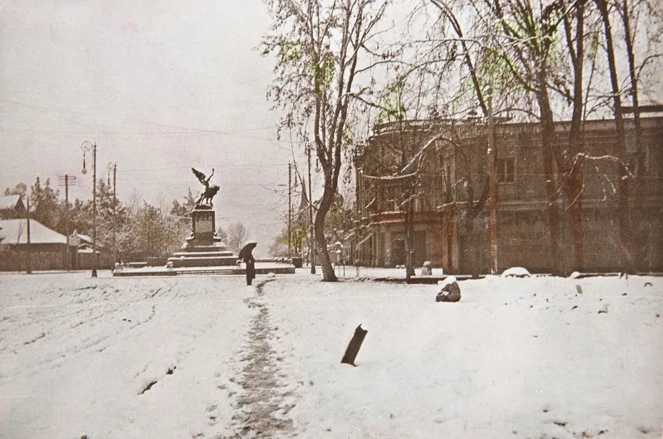 Plaza Italia nevada en 1912 — Plaza Baquedano — 1912 | Chile de Ayer