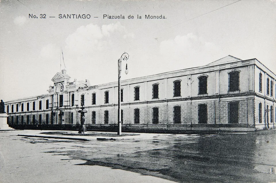 Ministerio de Guerra y Marina ca. 1910 — Palacio de La Moneda — 1910 | Chile de Ayer