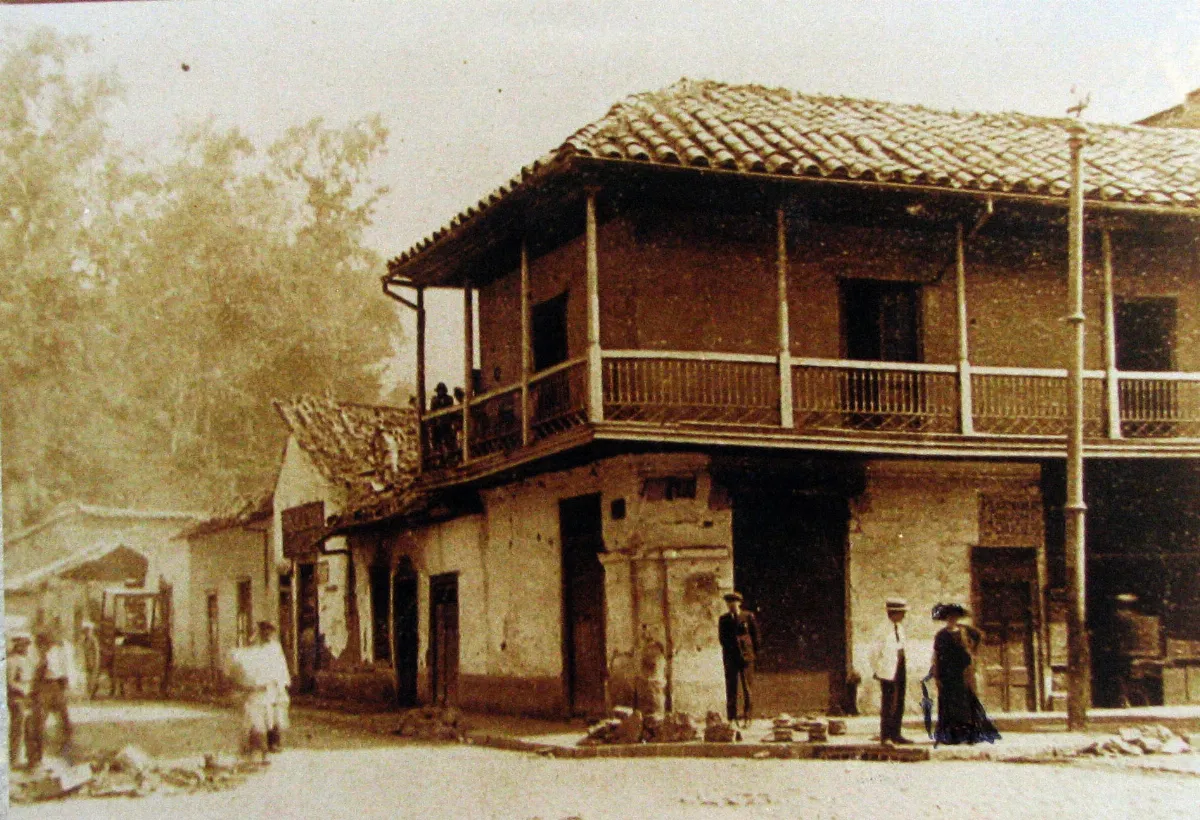 Calle Victoria Subercaseaux de Santiago en 1987 — Calle Victoria Subercaseaux — 1897 | Chile de Ayer