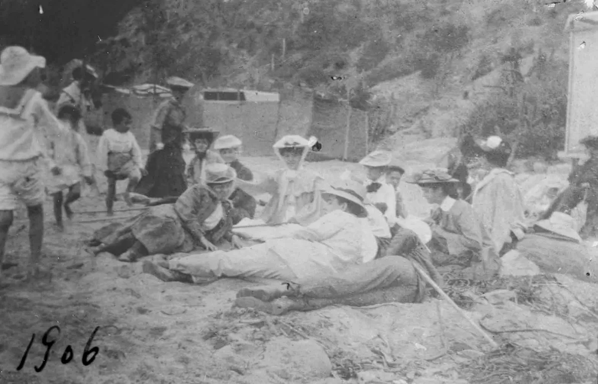 Playa de Zapallar en 1907 — 1907 | Chile de Ayer