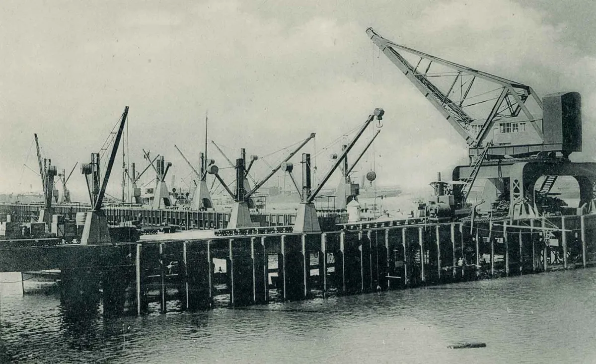 Muelle fiscal de Valparaíso ca. 1910 — 1910 | Chile de Ayer