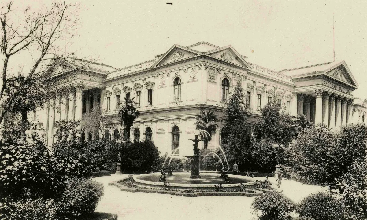 Jardines del Ex Congreso, ca. 1915 — 1915 | Chile de Ayer