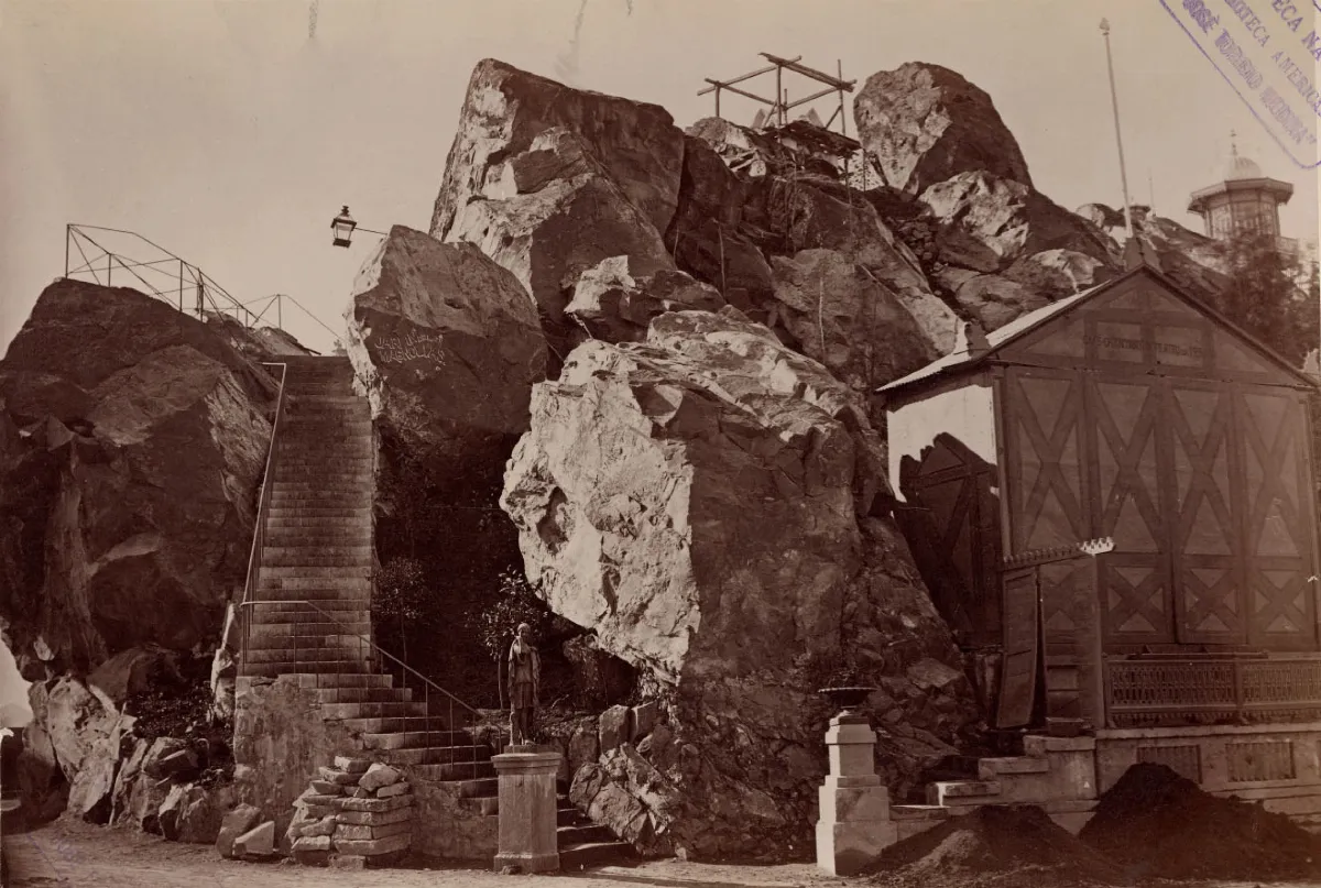 Escala de la Ermita, Cerro Santa Lucía, 1874 — 1874 | Chile de Ayer